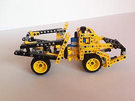 Набор LEGO Грузовик для сложных природных условий Вольво A25E