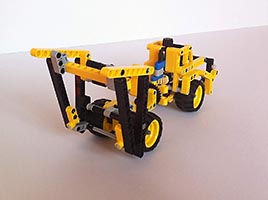 Набор LEGO Грузовик для сложных природных условий Вольво A25E