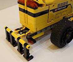 Набор LEGO Грейдер Катерпиллар 24M