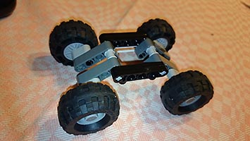 Набор LEGO Гоночный грузовик ралли Париж-Дакар