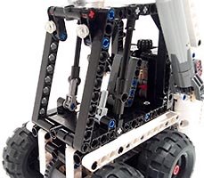 Набор LEGO Погрузчик Бобкэт S130