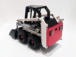 Набор LEGO Погрузчик Бобкэт S130