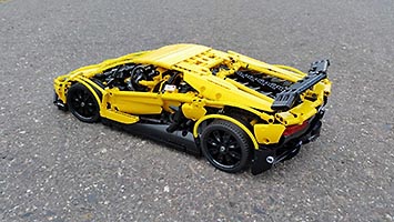 Набор LEGO Ламборджини Авентадор