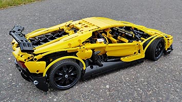 Набор LEGO Ламборджини Авентадор