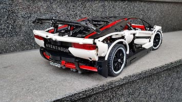 Набор LEGO Ламборджини Авентадор