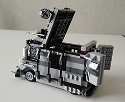 Набор LEGO Фургон борцов с зомби