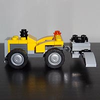 Набор LEGO Маленький трактор с сеялкой