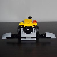 Набор LEGO Маленький трактор с сеялкой