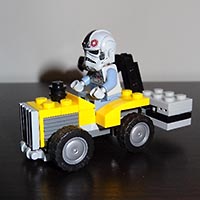 Набор LEGO Маленький трактор с краном и косилкой