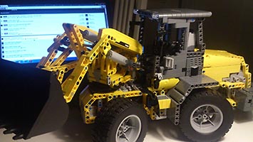 Набор LEGO Бульдозер с поворотным ковшом Mk3
