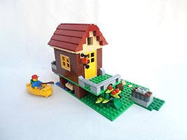 Набор LEGO Домик на сваях