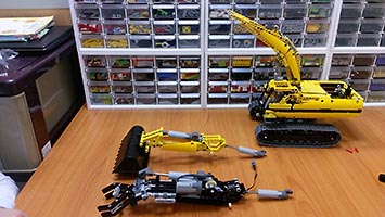 Набор LEGO Насадка-захват для экскаватора