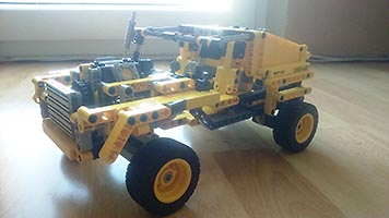 Набор LEGO Грузовик-внедорожник