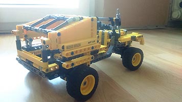 Набор LEGO Грузовик-внедорожник