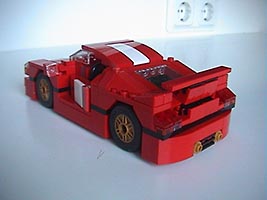 Набор LEGO Маленькая красная гоночная машина с двигателем V8