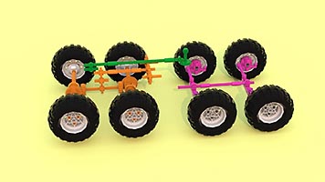 Набор LEGO 'Каракал-105 (Руикат)' - южноафриканская боевая разведывательная машина, 'Истребитель танков' XL