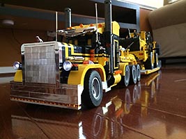 Набор LEGO Грузовик Петербильт 379 (черно-желтый)