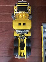 Набор LEGO Грузовик Петербильт 379 (черно-желтый)