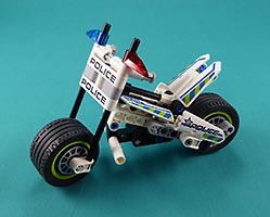 Набор LEGO Полицейский мотоцикл
