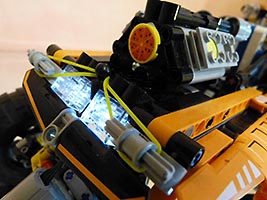 Набор LEGO 'Ползающий по камням' - оранжевый джип