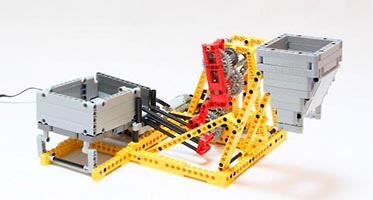 Набор LEGO Большой круговорот мячиков: Карданный лифт