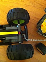 Набор LEGO Мощный трактор с инерционным мотором