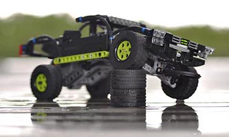 Набор LEGO MOC-5094 'Болдуин' - джип для трофи-рейда с инерционным мотором