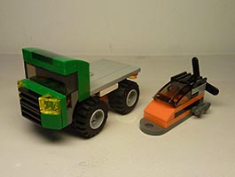 Набор LEGO Грузовик-платформа с судном на воздушной подушке