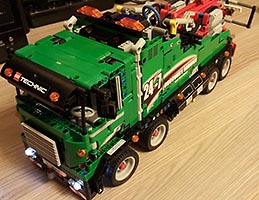 Набор LEGO Грузовик с оборудованием для технического обслуживания (на р/у)