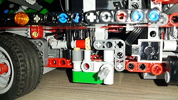 Набор LEGO Грузовик с оборудованием для технического обслуживания (на р/у)