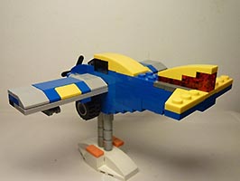 Набор LEGO Истребитель-бомбардировщик