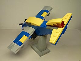 Набор LEGO Истребитель-бомбардировщик
