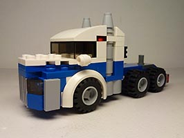 Набор LEGO Грузовик-тягач с капотом