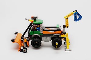 Набор LEGO Вездеход Унимог со снежным плугом