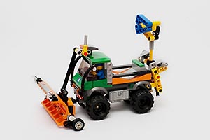 Набор LEGO Вездеход Унимог со снежным плугом