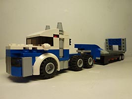 Набор LEGO Тягач с прицепом-платформой