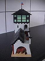 Набор LEGO Средневековая городская стена с королевскими конюшнями и седельной мастерской