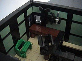 Набор LEGO Средневековая городская стена с королевскими конюшнями и седельной мастерской