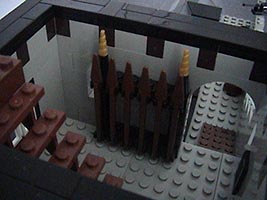 Набор LEGO Средневековая городская стена с королевскими конюшнями и седельной мастерской