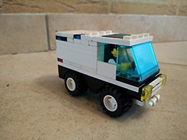 Набор LEGO Маленький полицейский фургон