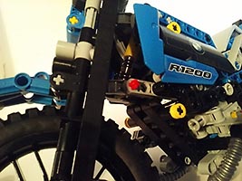 Набор LEGO 42063 BMW R 1200 GS Adventure C model