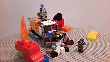 Набор LEGO 60118 - Post-Apocalyptic Armored Truck