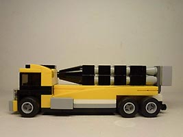 Набор LEGO Грузовик с ракетами