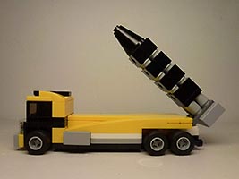 Набор LEGO Грузовик с ракетами