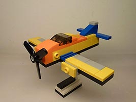 Набор LEGO Маленький самолет на подставке