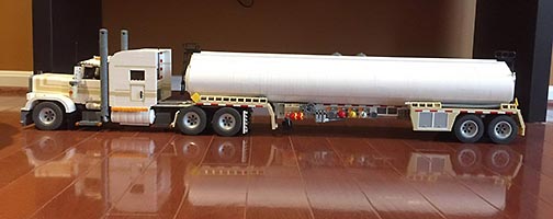 Набор LEGO 1:17 Fuel Trailer for Semi Truck