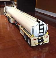 Набор LEGO 1:17 Fuel Trailer for Semi Truck