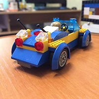 Набор LEGO Гоночный автомобиль синий с желтым