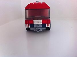Набор LEGO Внедорожник и прицеп с лодкой