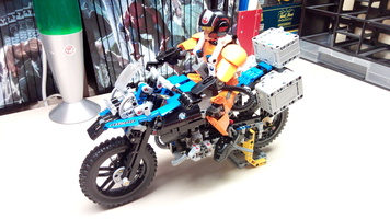 Набор LEGO Display Stand for 42063 BMW R 1200 GS